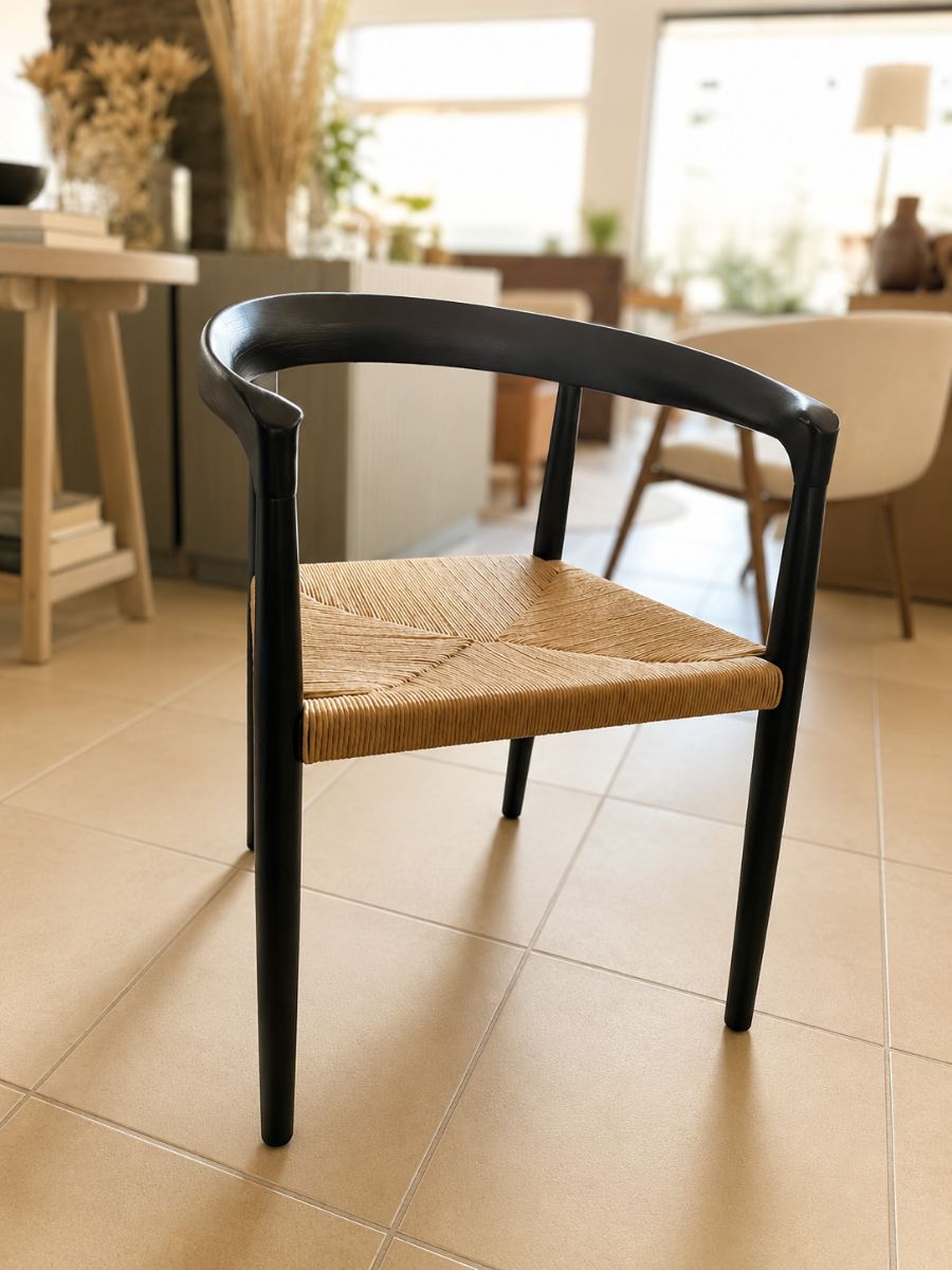 Par de Poltronas Madeira Preta com Assento em Corda Detalhe