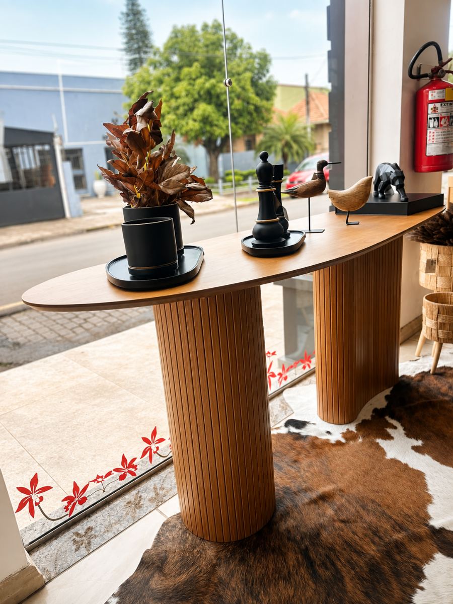 Aparador Orgânico Ripado em Madeira Detalhe